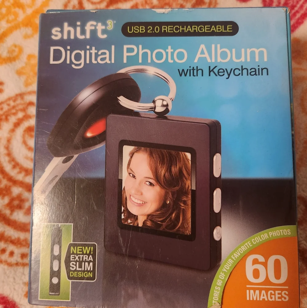 Digital Picture Frame Key Chain - Picture 3 of 3